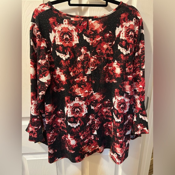 NY Collection Woman 2X Black and Red Floral Blouse w/Silver Sparkles Knot NWT - Picture 6 of 6